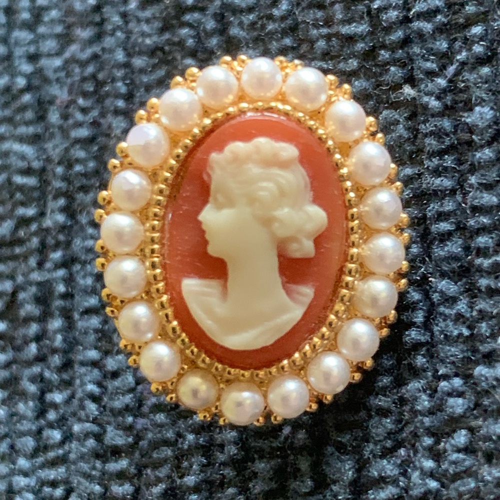 Vintage 1960’s D’Orlan Couture Faux Ivory and Pearl 22k Rich Gold Plated Earring